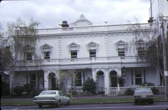 h00221 terrace 46 howe cres south melb front view