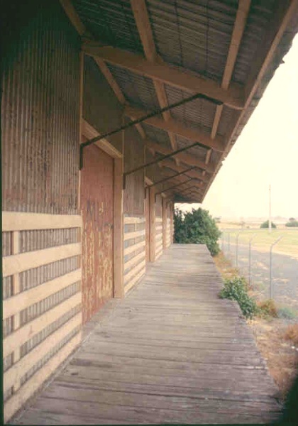 h02072 port fairy goods shed platform