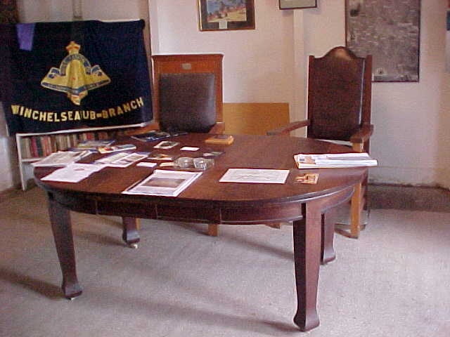 h01525 winchelsea grandstand rsl room table