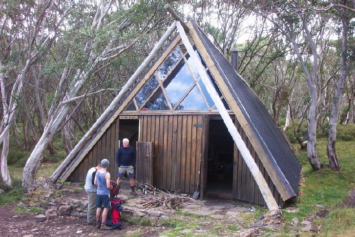 h00046 1 gantner hut feb2005 as 001