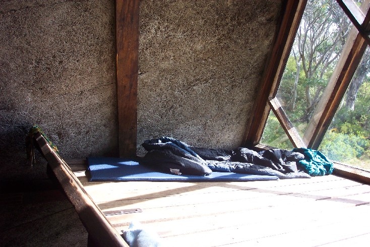 h00046 gantner hut sleeping loft s end feb2005 014