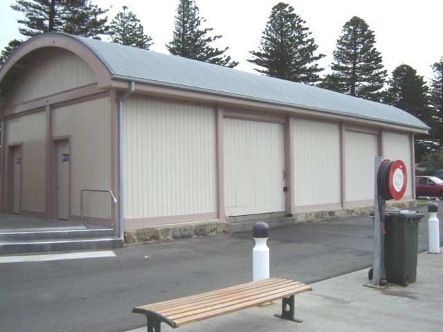 h02046 h 2046 port fairy customs shed 2 april 2005