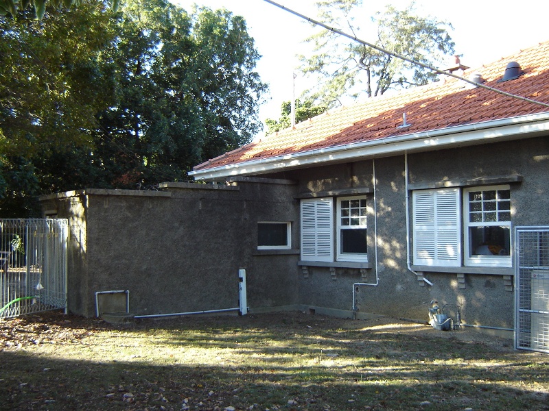 h00055 east kew baby centre may05 rear2