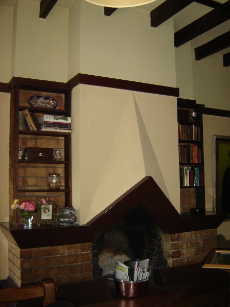 H2091 Lippincott House Glenard Dr Heidelberg Fireplace Living Room Nov2005 mz