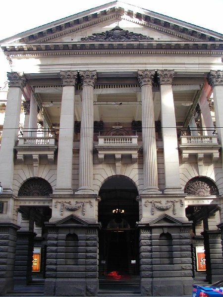H0001 melbourne town hall and administration bldg swanston street melbourne main entrance she project 2004