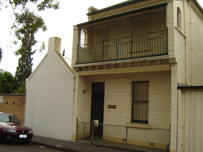 H0097 Christian Israelite Church Fitzroy 17Mar06 house caretaker exterior