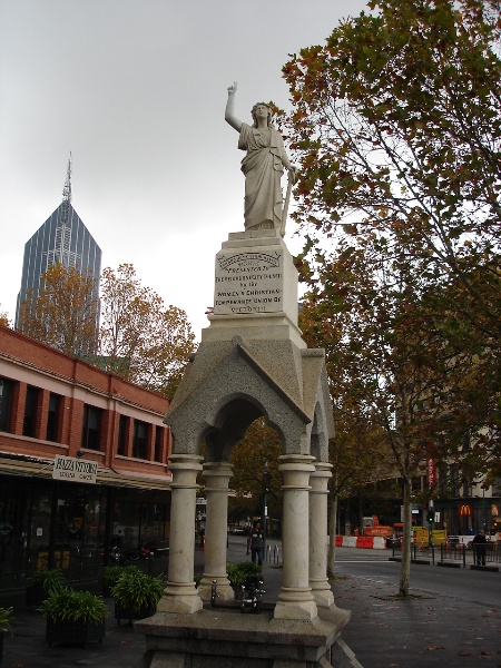 H0194 WCTU Fountain Melb 15 05 2006 JB 004