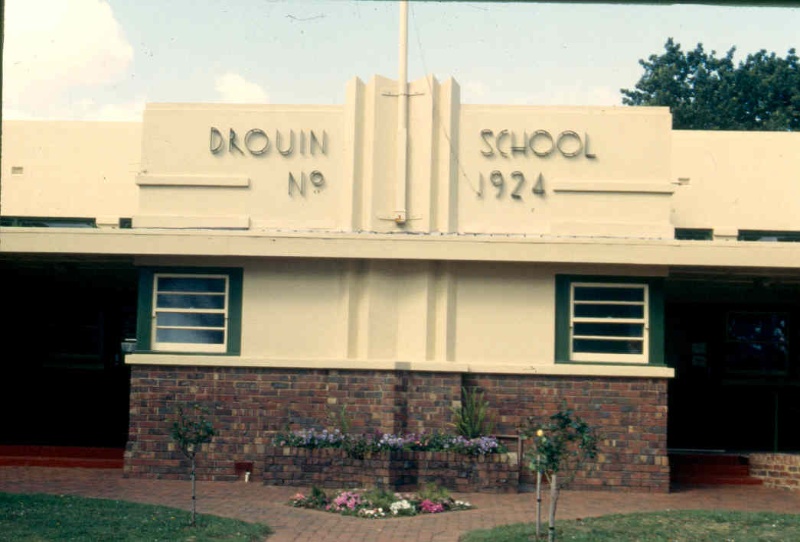 Primary School Number 1924 Drouin Front