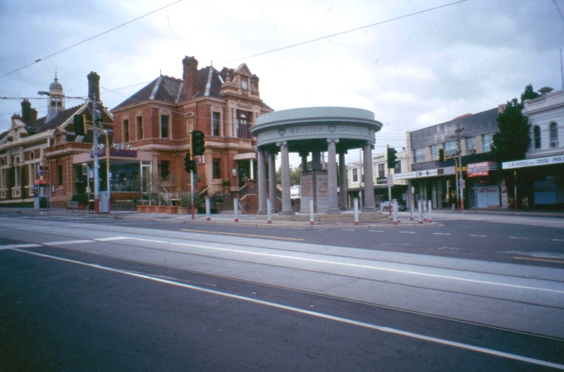 Kew War Memorial 2004