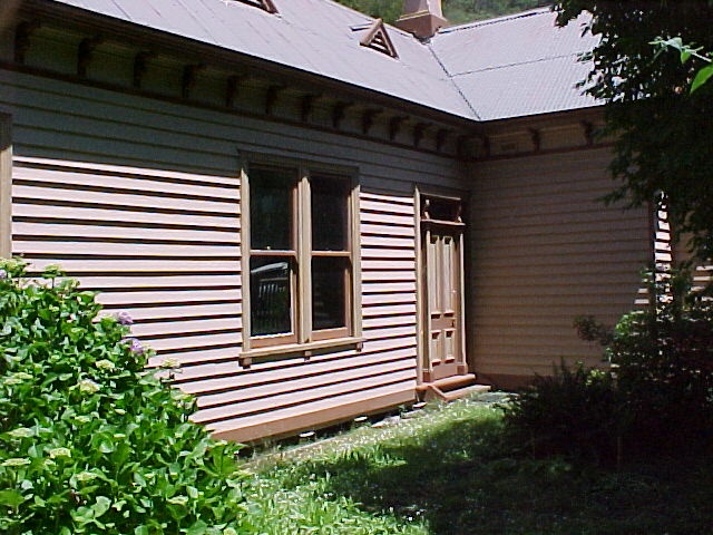 Walhalla Post Office Exterior Side March 2003