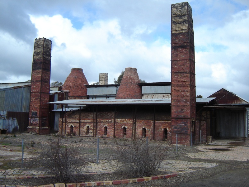 1 Bendigo Pottery North West Facade and Rectangular Kiln 2 (S9), Bottle Kilns 3 &amp; 4 (S3 &amp; S4) and Chimneys 1, 2 &amp; 3 (S10,S11 &amp; S12)16 August 2005 mz