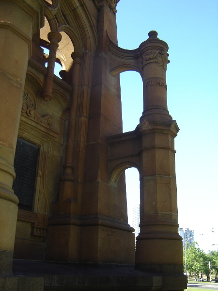 boer war memorial buttress Nov06 jb