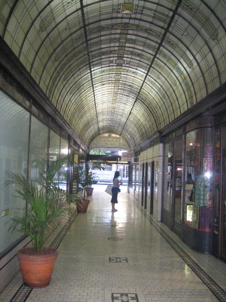 Nicholas Building_Melbourne_Cathedral Arcade 01_5 Feb 2007_mz