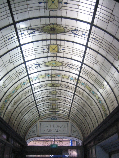 Nicholas Building_Melbourne_Cathedral Arcade 02_5 Feb 2007_mz