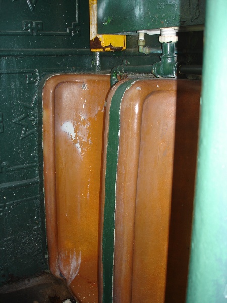 Urinal Queensberry &amp; Swanston terracotta stall KJ 21 06 2007