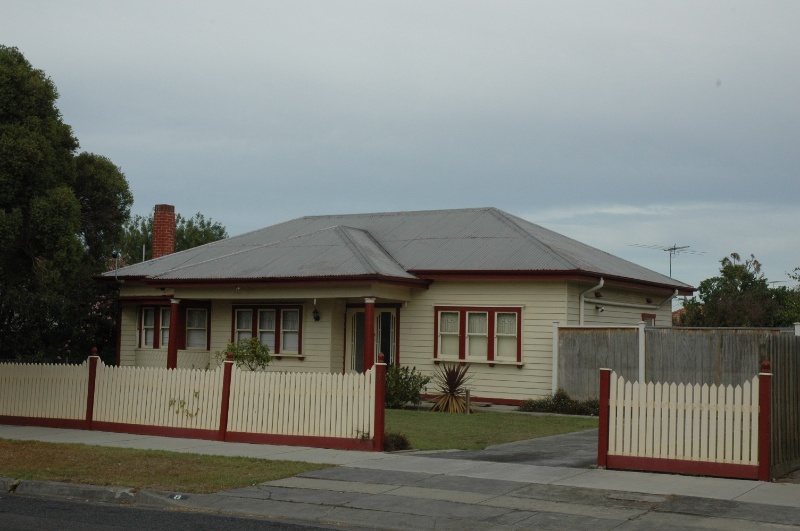 8 Cambridge Street, Belmont