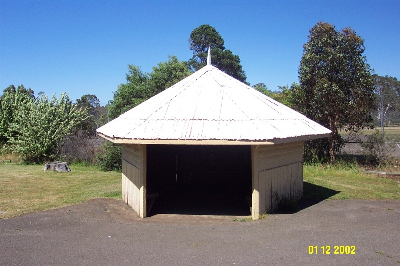 23257 Consolidated School Balmoral shelter 2177