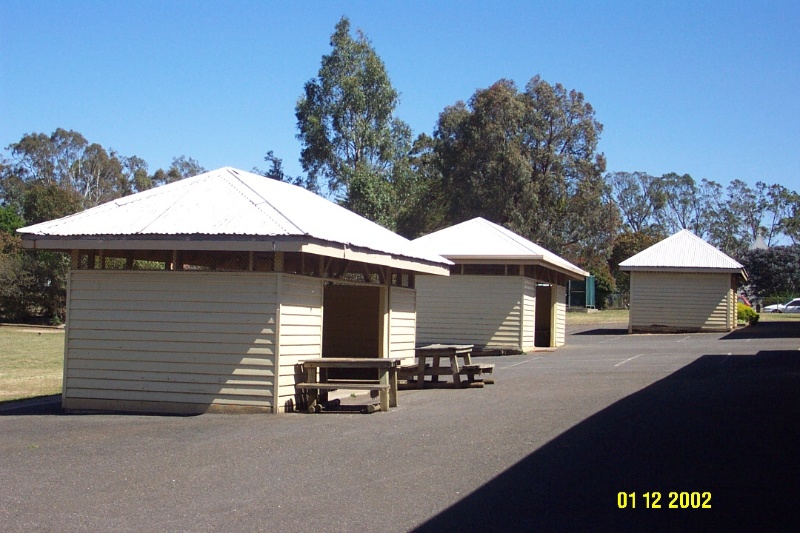 23257 Consolidated School Balmoral shelters 2176