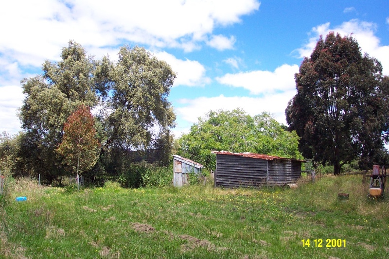 23189 Brisbane Hill outbuildings 0293