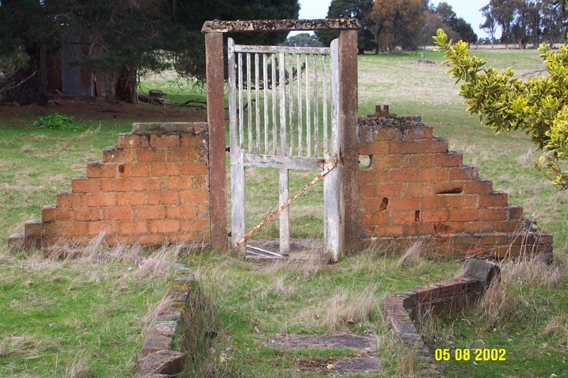 23436 Old Bilpah Glenthompson east garden gate 1213