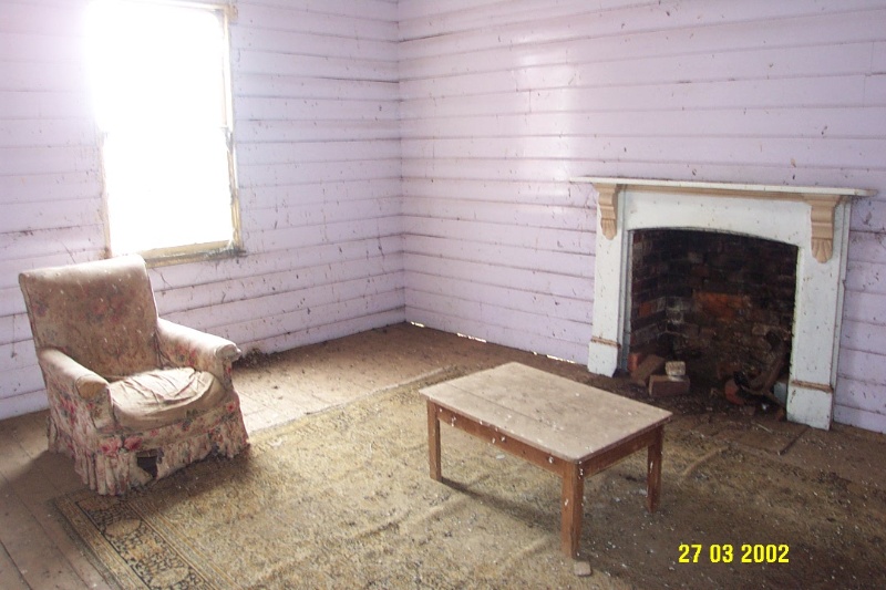 23205 Springwood Homestead Wannon stone cottage interior 2068
