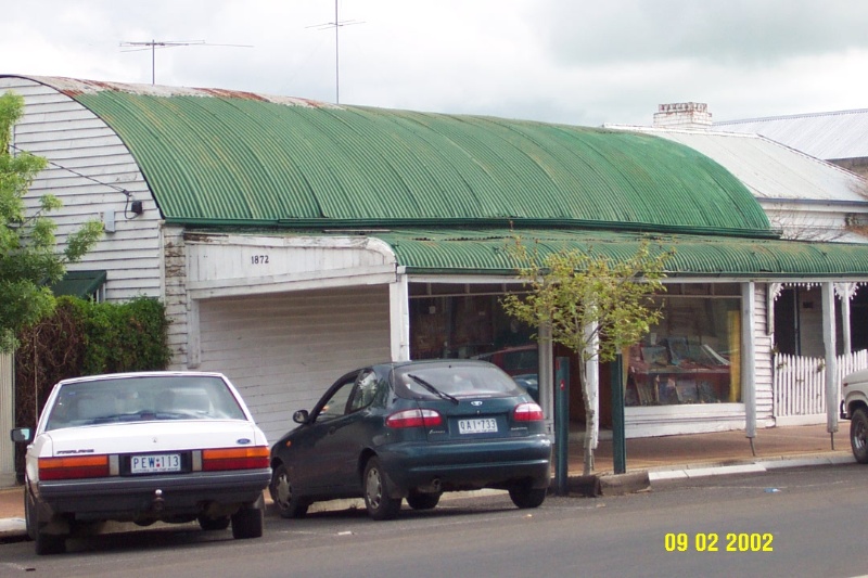 23144 Store Residence curved roof 95 Whyte St Coleraine 1487