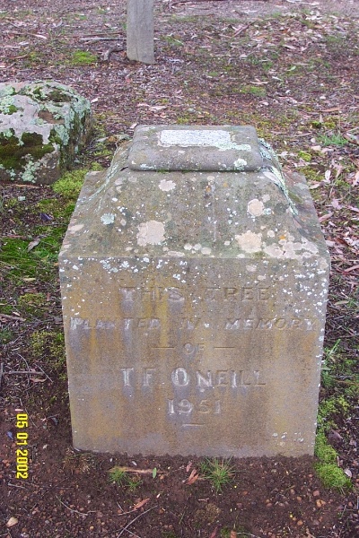 23208 Wannon Falls memorial stone 1327