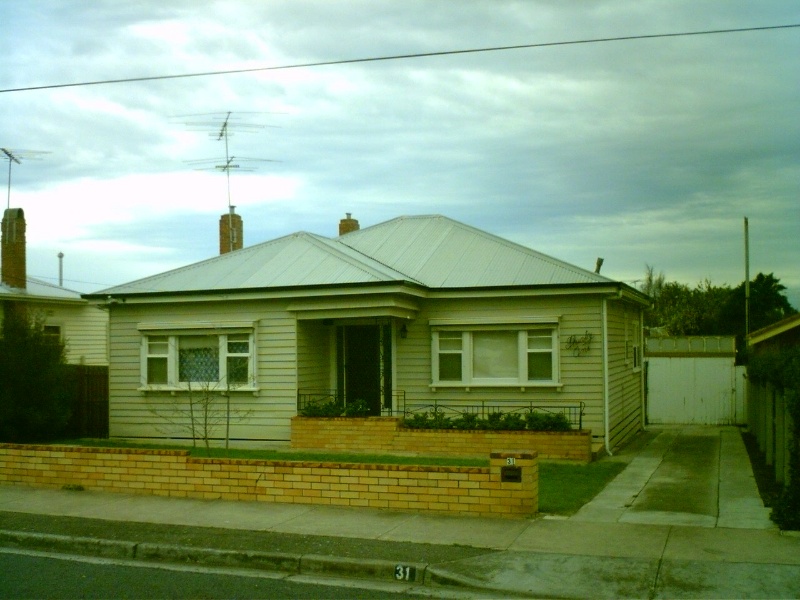 31 Cairns Avenue