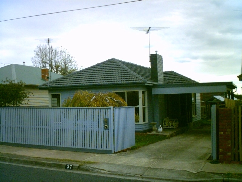 37 Cairns Avenue