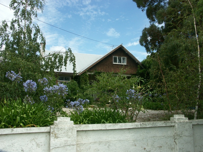 6 Peary Street, Belmont