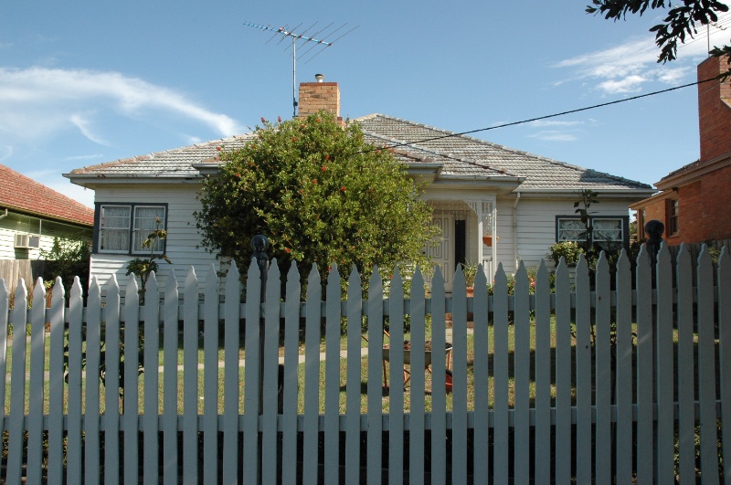 16 Collins Street, Belmont