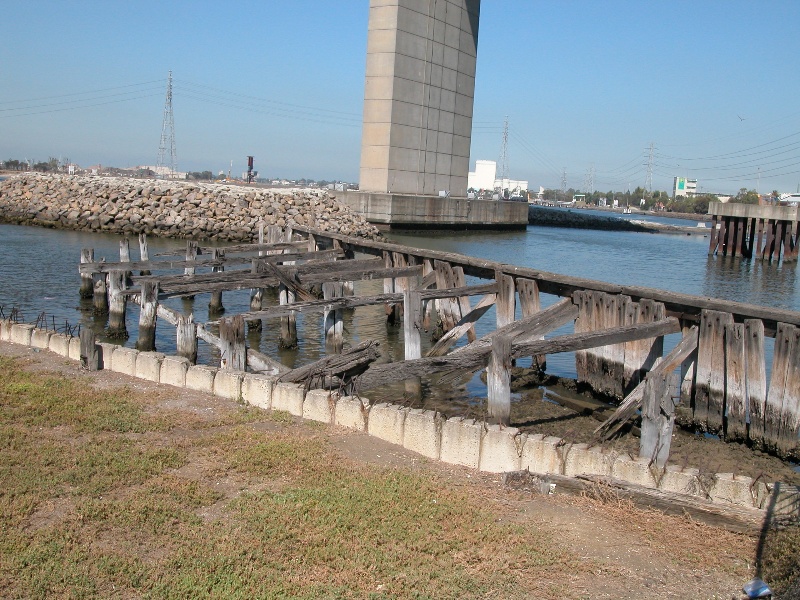 Stony Creek Wharf Maribyrnong March 2003 Concrete Sheet Piling