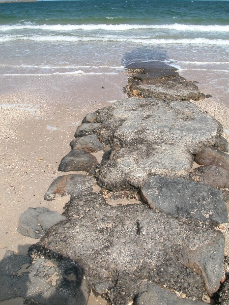 McGregor St Unidentified Stone Structure Port Melbourne March 2003 Middle Park Baths Groyne 002