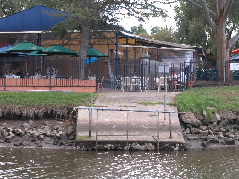 Angler's Tavern Boat Ramp Maribyrnong May 2003 001