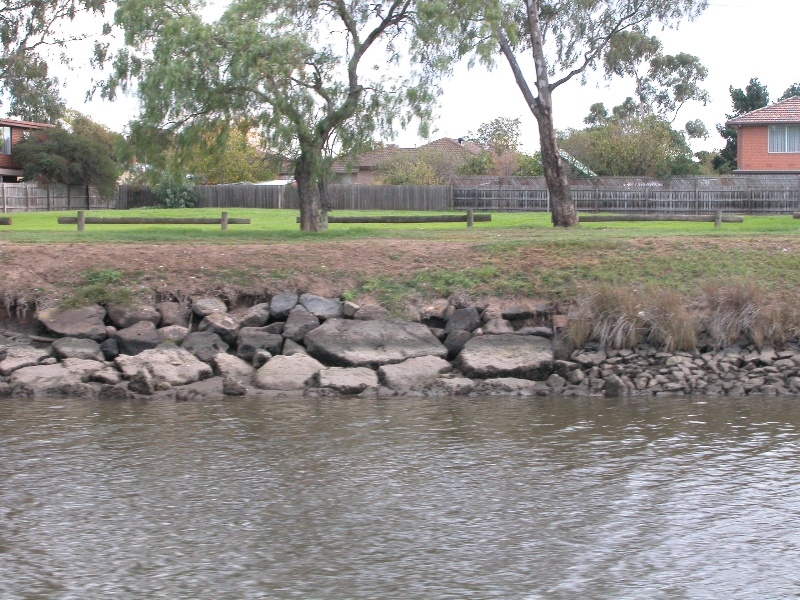 Snelson's Boatyard And Slipway Maribyrnong May 2003 001