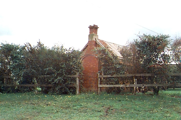 Early Settler's Cottage