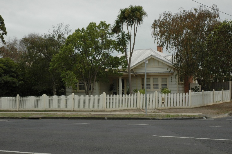 78 Roslyn Road, Belmont