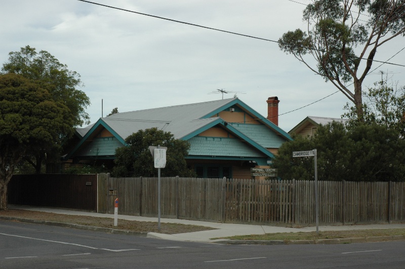 115 Roslyn Road, Belmont