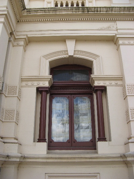 Town Hall_Maryborough_window detail_7 Nov 07_Kj