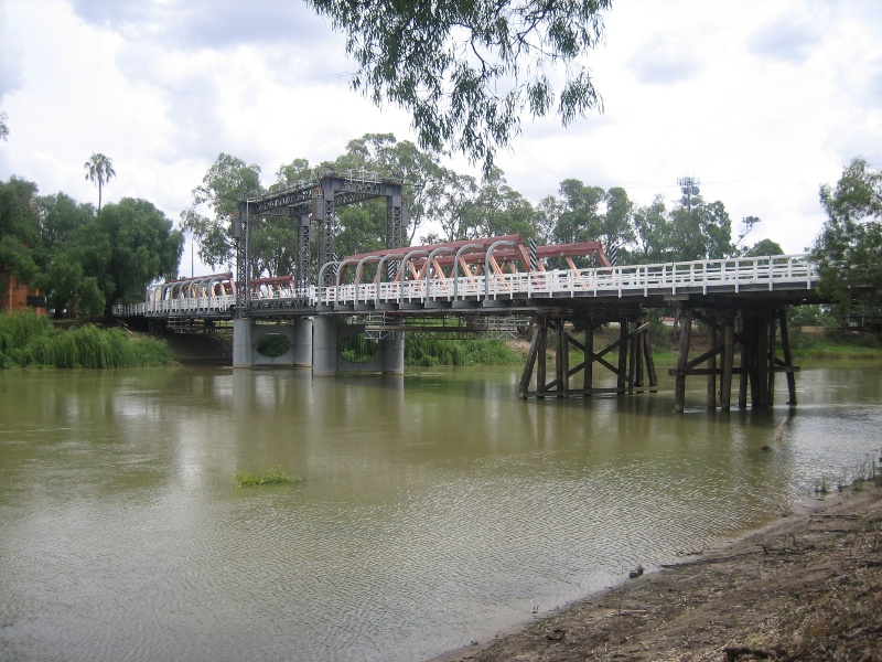 Swan Hill Bridge_Swan Hill_Feb 2008_mz_East Elevation