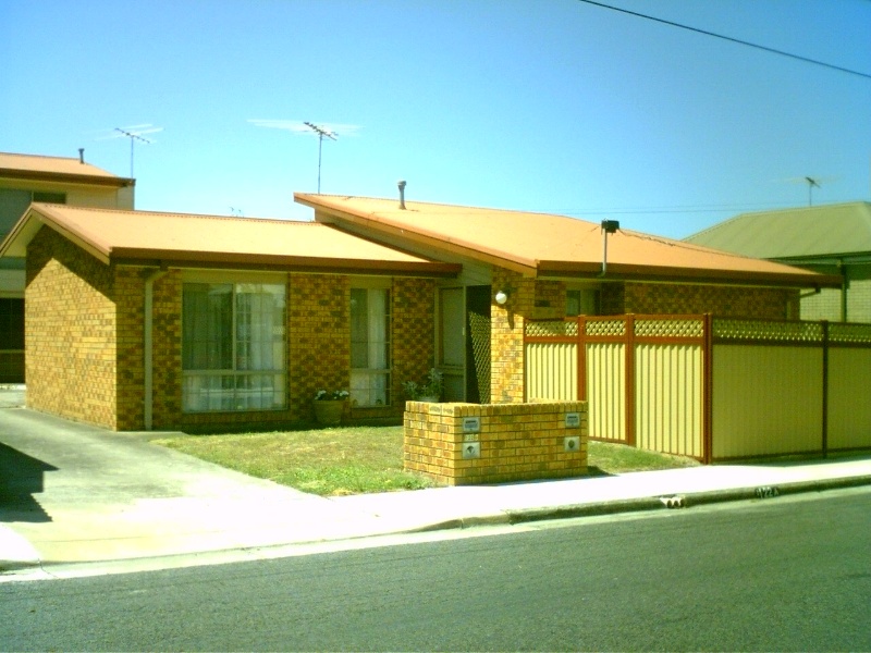 122 Weller Street Units, Geelong West