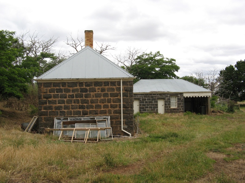 Mawallok outbuildings