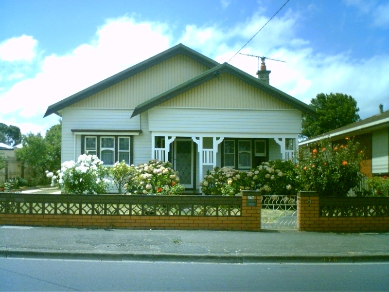 176 Autumn Street, Geelong West