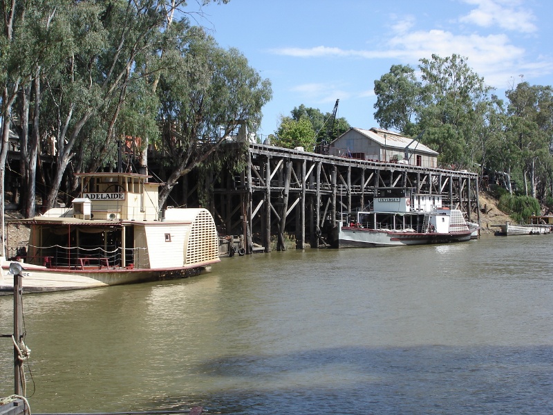 Echuca Wharf Jan 2006 mz Setting