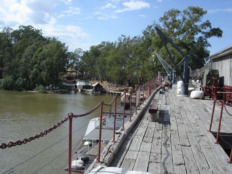 Echuca Wharf Jan 2006 mz View Along Wharf to Wet Dock