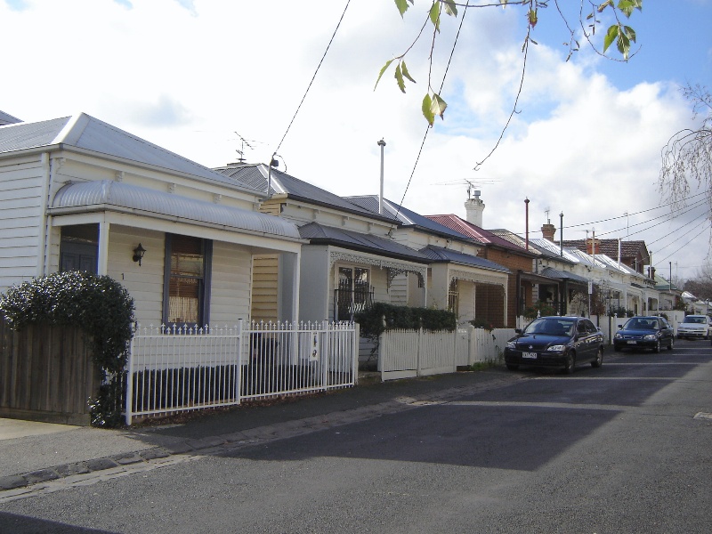 Timber cottages on the north side of Bayview Street.