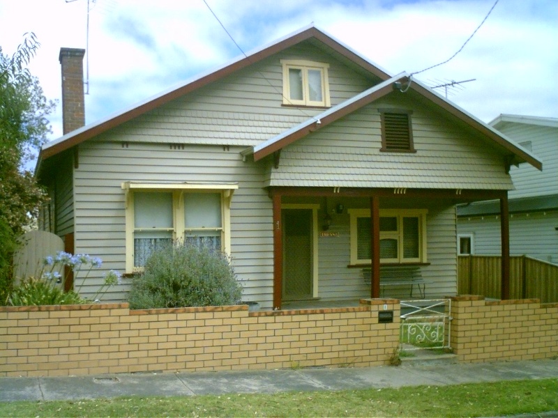 1 Pinevillle Avenue, Geelong West