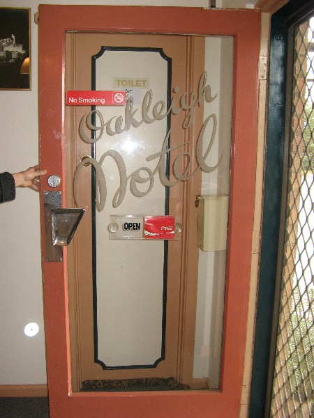 Oakleigh Motel_front door_KJ_Sept 08