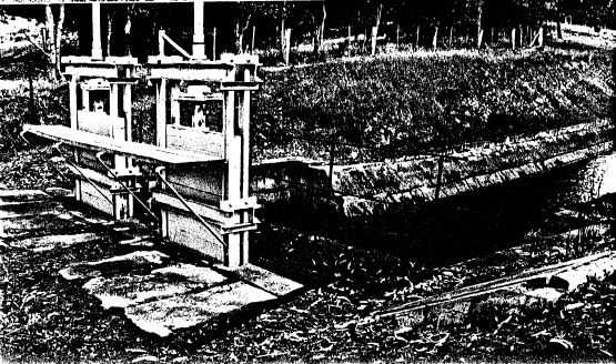 2 - Maroondah Aqueduct Kangaroo Ground Eltham N04 - Shire of Eltham Heritage Study 1992 - Western End of the above mentioned syphon discharging into a section of open aqueduct