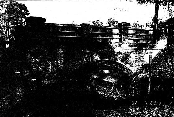 2 - Maroondah Aqueduct Kangaroo Ground Eltham N09 - Shire of Eltham Heritage Study 1992 - Road Bridge over the aqueduct, Nicholas Lane